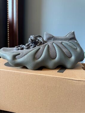 Yeezy 450 Slip-On sneaker in Stotea Gray